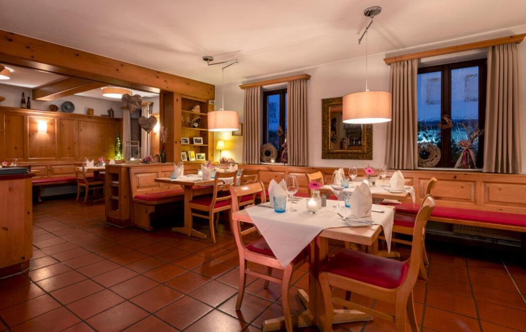 Adler Landhotel Buergstadt Kültér fotó